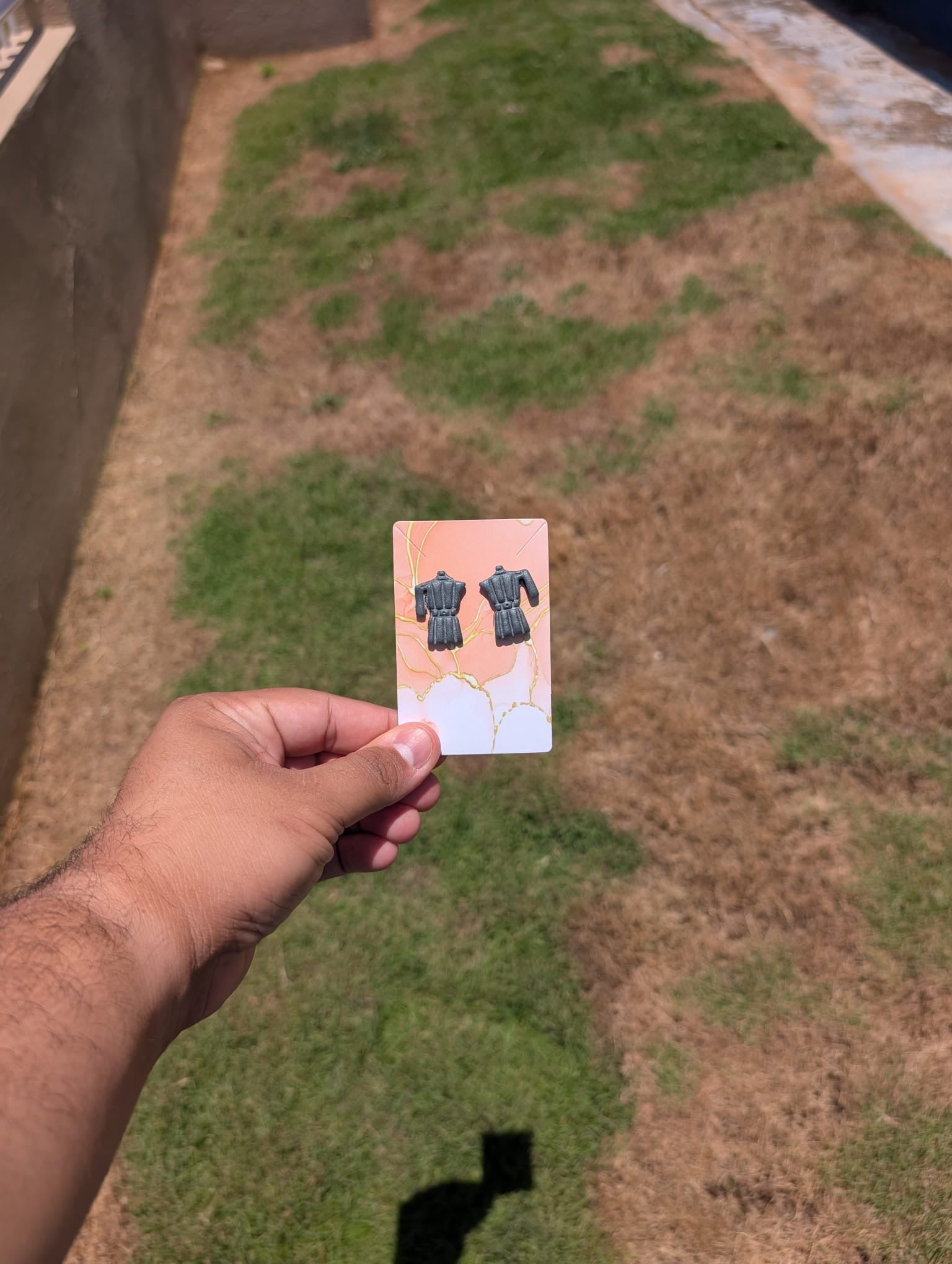 Pantallas Grecas grises hechas a mano en arcilla polimérica por Little Péridot